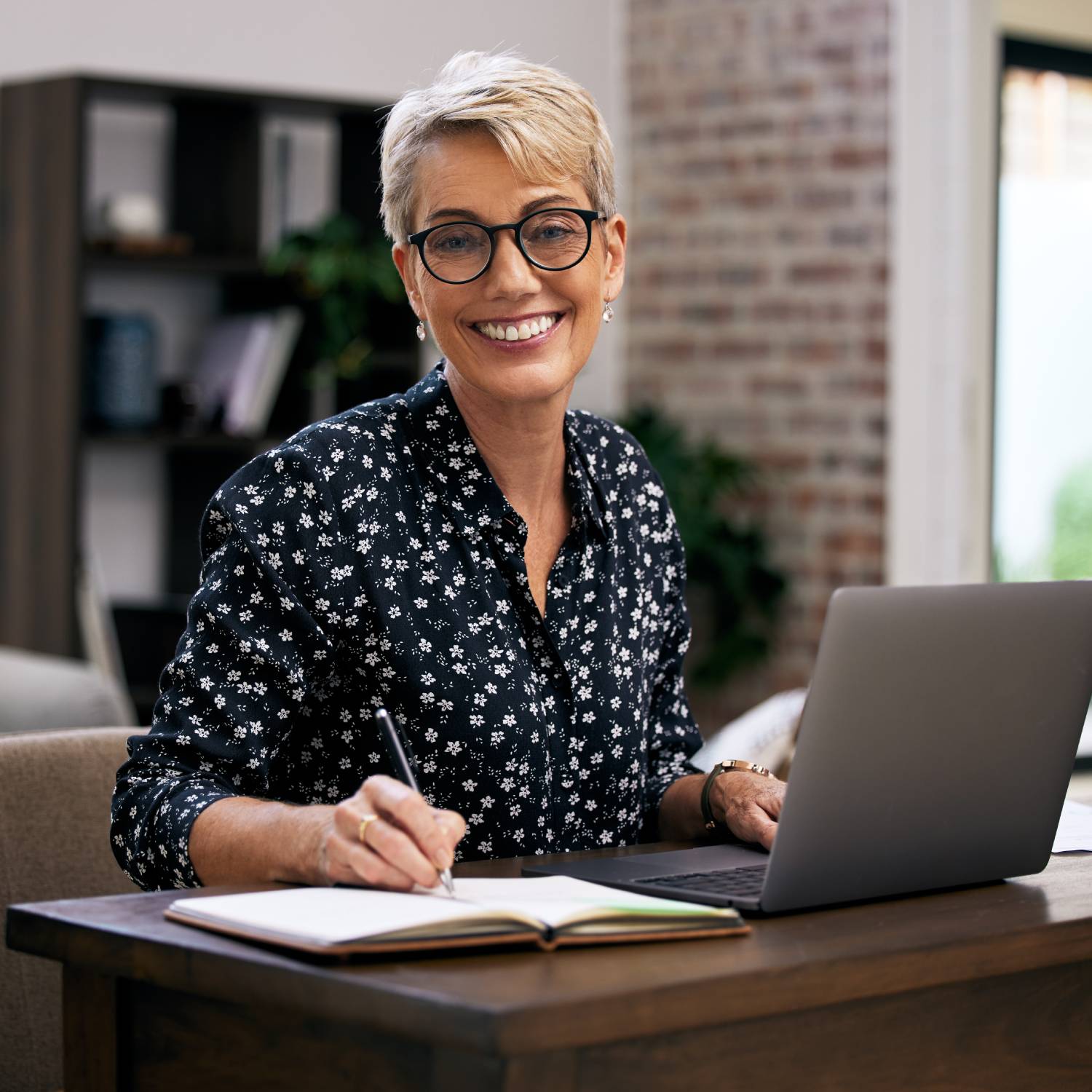 Leadership 101: How to Boost Team Morale in Remote Work