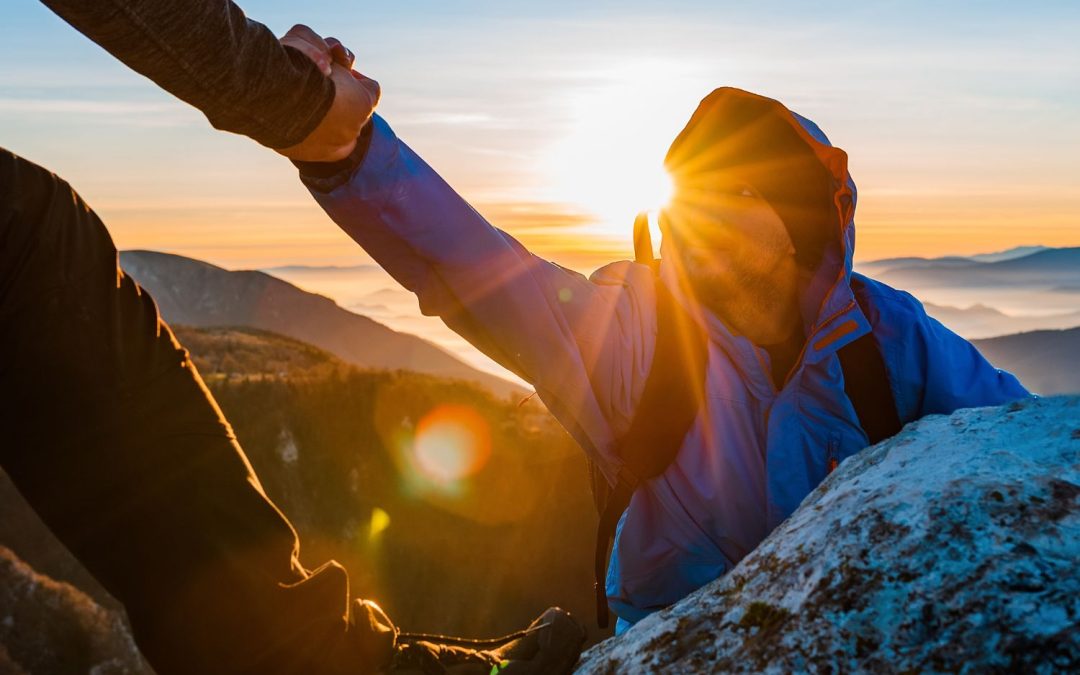How To Stay Warm and Comfortable on a Mountain Hike